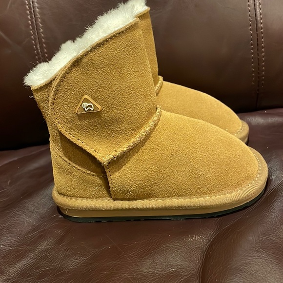 Snow boots from Australia. The brand is EVERAU, everaustralia. Never been worn. - Picture 3 of 13